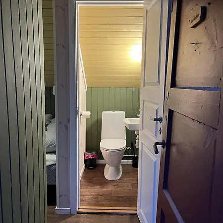 Cozy Bedroom & Basement With Amenities