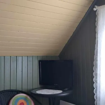 Cozy Bedroom & Basement With Amenities * Odda