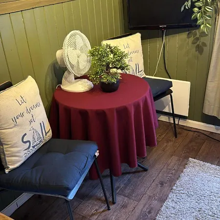 Cozy Bedroom & Basement With Amenities