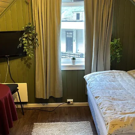Cozy Bedroom & Basement With Amenities Maison d'hôtes *