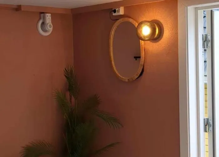 Cozy Bedroom & Basement With Amenities